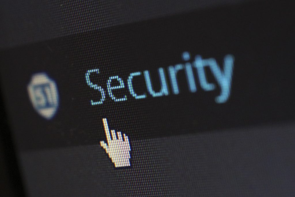 Foto de Pixabay de Pexels: https://www.pexels.com/es-es/foto/logotipo-de-seguridad-60504/